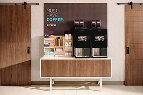 Holiday Inn Express & Suites Everett by IHG
