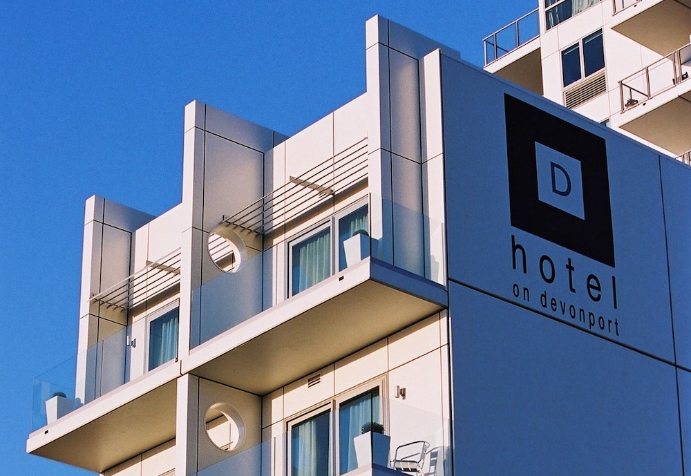 Hotel on Devonport