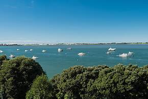 Hotel on Devonport