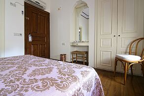Minyon Hotel