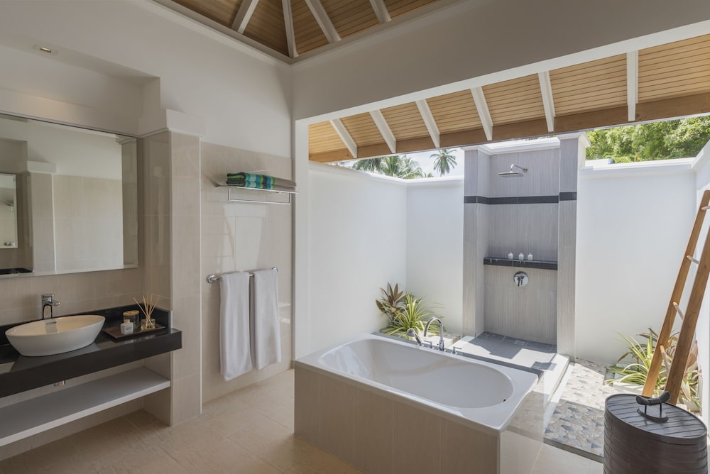 Niva Kurumba Maldives
