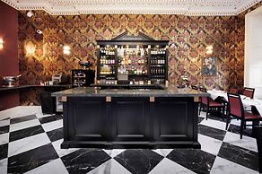 New Town Hotel