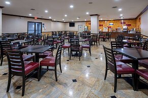 Days Hotel by Wyndham North Bergen /NYC Area