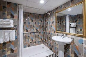 Days Hotel by Wyndham North Bergen /NYC Area
