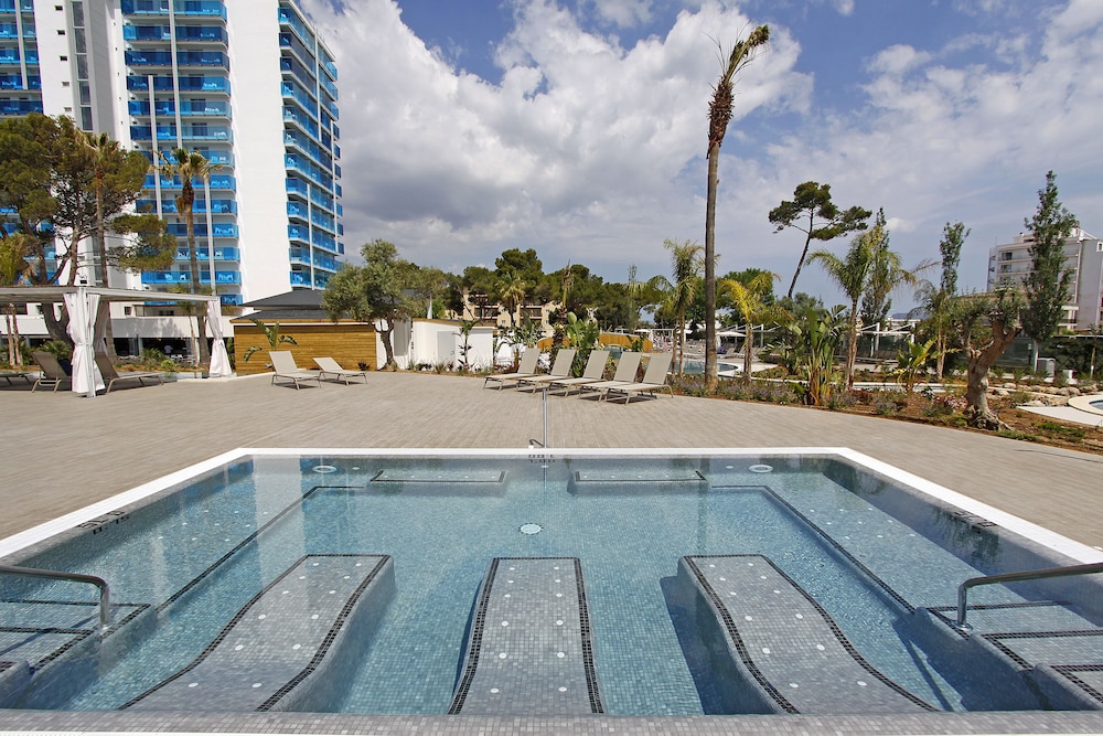 BG Hotel Tonga Tower