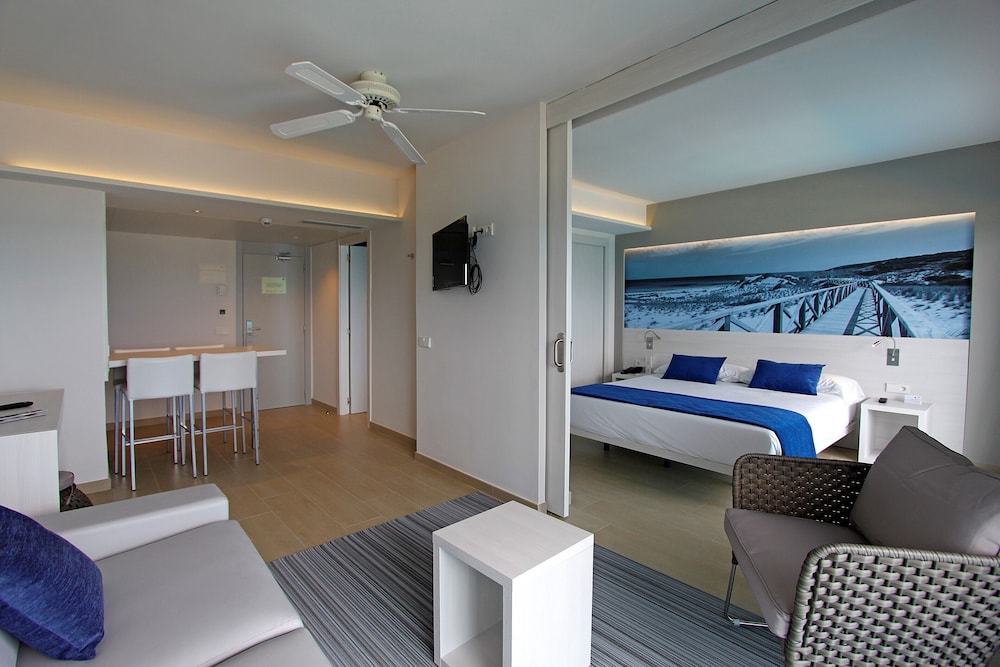 BG Hotel Tonga Tower
