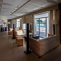 Carcavelos Beach Hotel