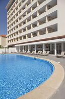 Carcavelos Beach Hotel