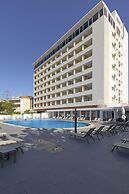 Carcavelos Beach Hotel