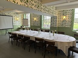 Stoke Place Hotel