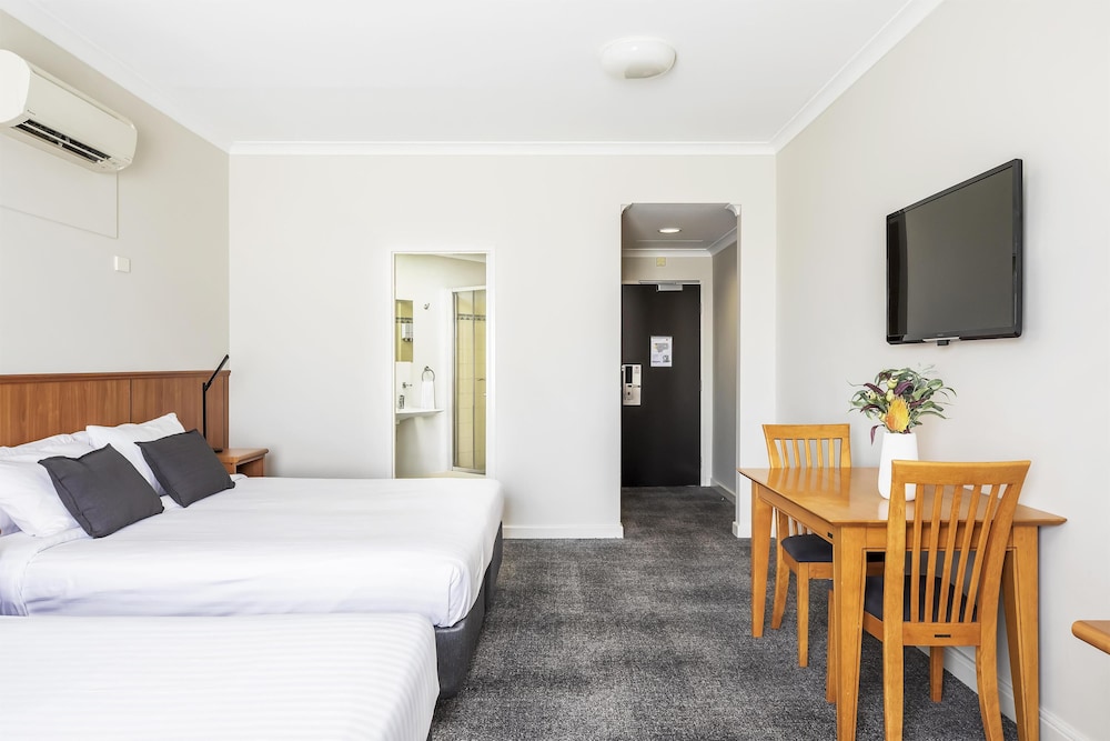 Metro Hotel Perth City