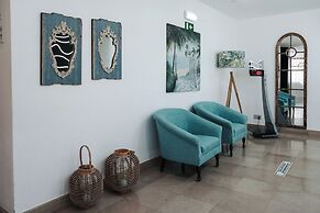 Carvi Beach Hotel