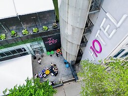 HOTEL 10