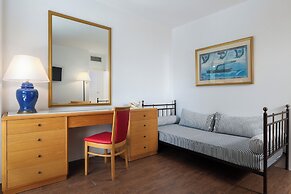 Dionysos Hotel