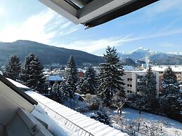 Binders Budget City Mountain Hotel