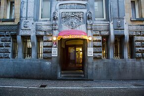 Rho Hotel