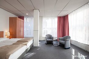 Rho Hotel