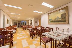 Rho Hotel