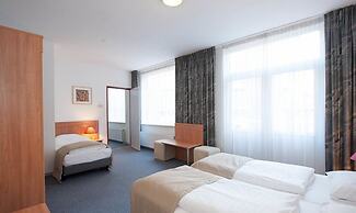 Rho Hotel