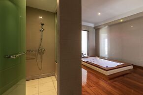 Apostolata Island Resort & Spa