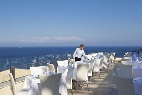Apostolata Island Resort & Spa