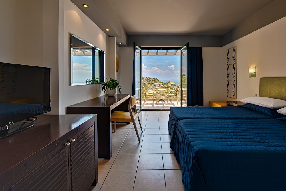 Apostolata Island Resort & Spa