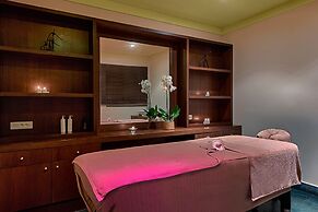 Apostolata Island Resort & Spa