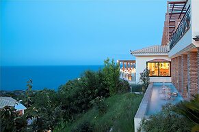 Apostolata Island Resort & Spa