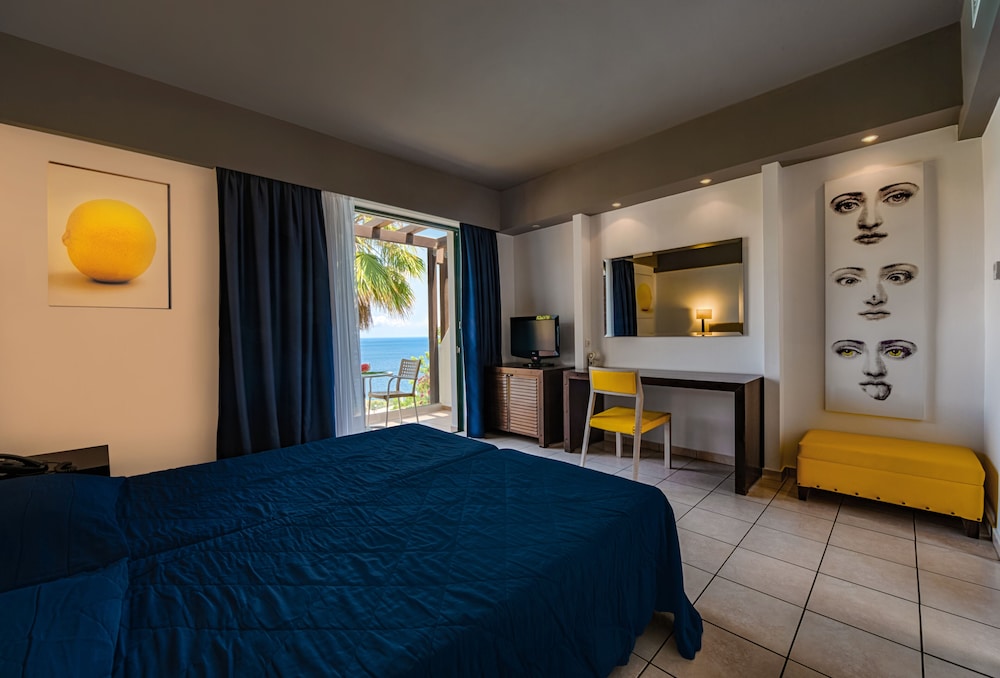 Apostolata Island Resort & Spa