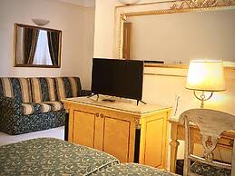 Champagne Palace Hotel