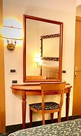 Champagne Palace Hotel