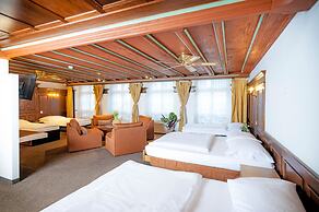 BASLERTOR Summer Pool Hotel