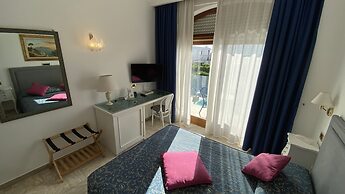 Bougainville Luxury Boutique Hotel