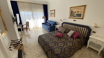 Bougainville Luxury Boutique Hotel