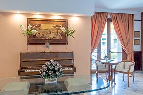 Hotel Ascot