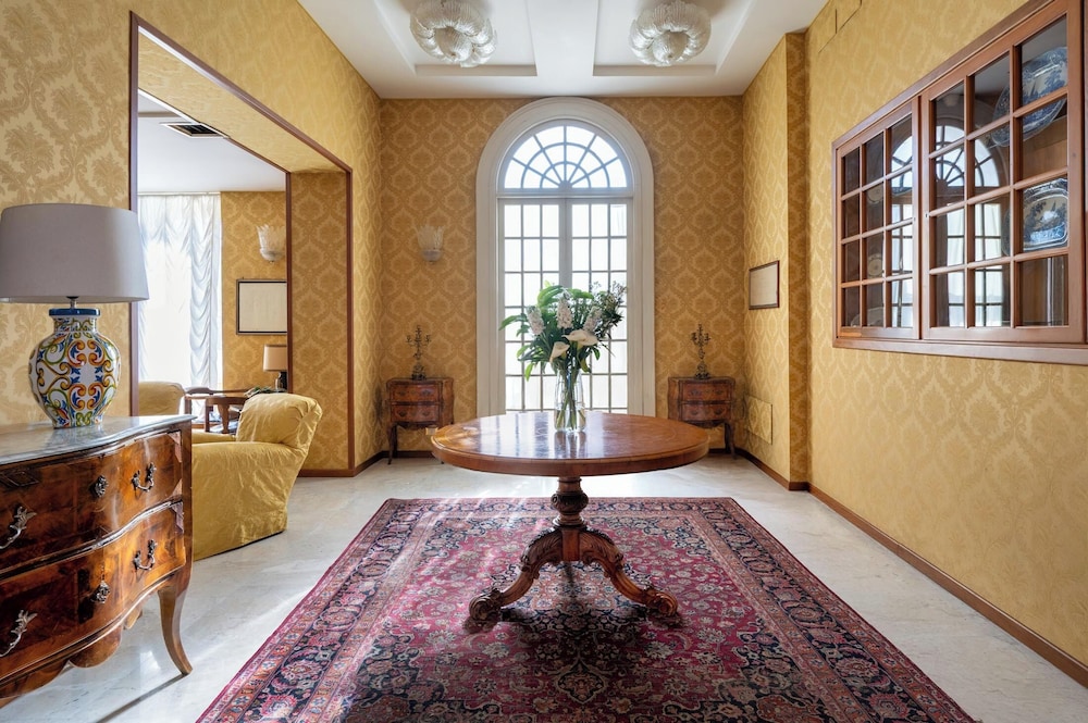 Excelsior Palace Hotel