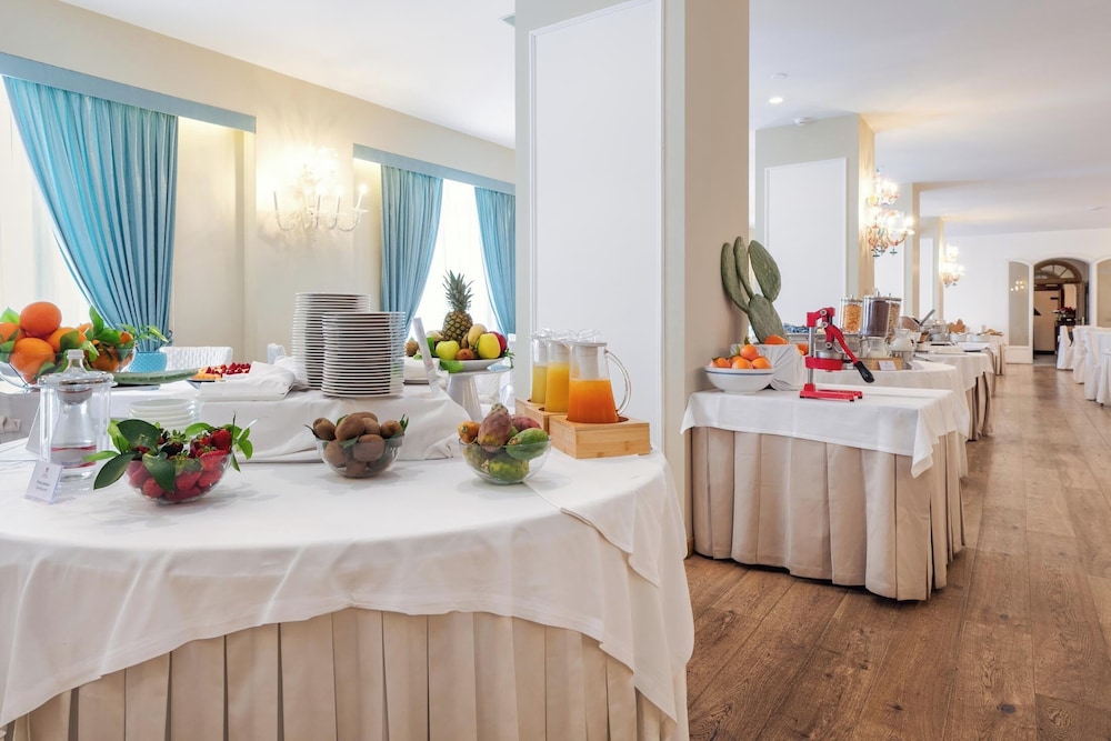 Excelsior Palace Hotel