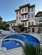 Argos Hotel