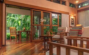Capitán Suizo Beachfront Boutique Hotel