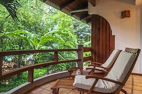 Capitán Suizo Beachfront Boutique Hotel