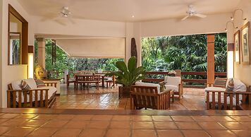 Capitán Suizo Beachfront Boutique Hotel