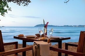 Capitán Suizo Beachfront Boutique Hotel