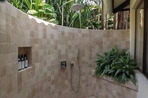 Capitán Suizo Beachfront Boutique Hotel