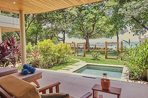 Capitán Suizo Beachfront Boutique Hotel