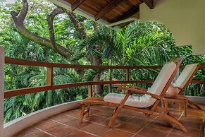 Capitán Suizo Beachfront Boutique Hotel