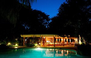 Capitán Suizo Beachfront Boutique Hotel