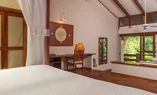 Capitán Suizo Beachfront Boutique Hotel