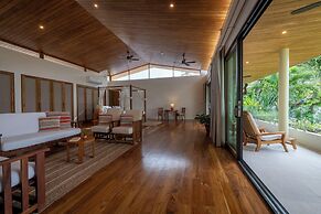 Capitán Suizo Beachfront Boutique Hotel