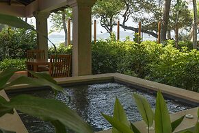 Capitán Suizo Beachfront Boutique Hotel