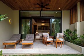 Capitán Suizo Beachfront Boutique Hotel